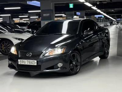 Lexus IS