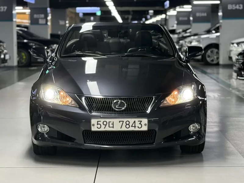 Lexus IS