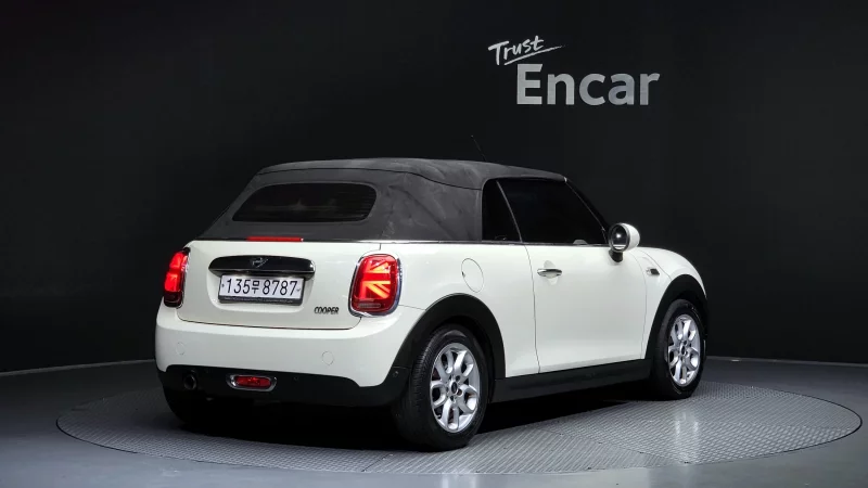 MINI Cooper Convertible