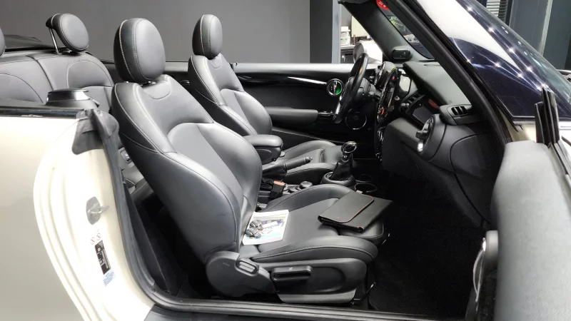 MINI Cooper Convertible