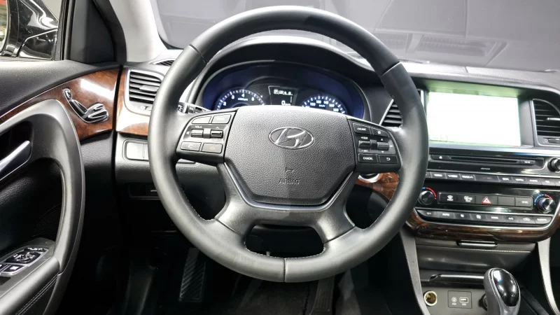 Hyundai Aslan