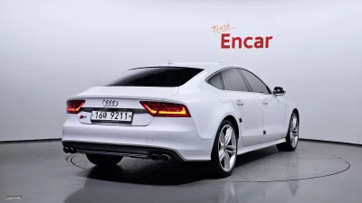 Audi S7