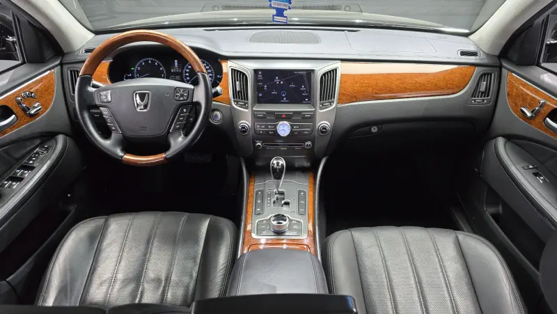 Hyundai Equus