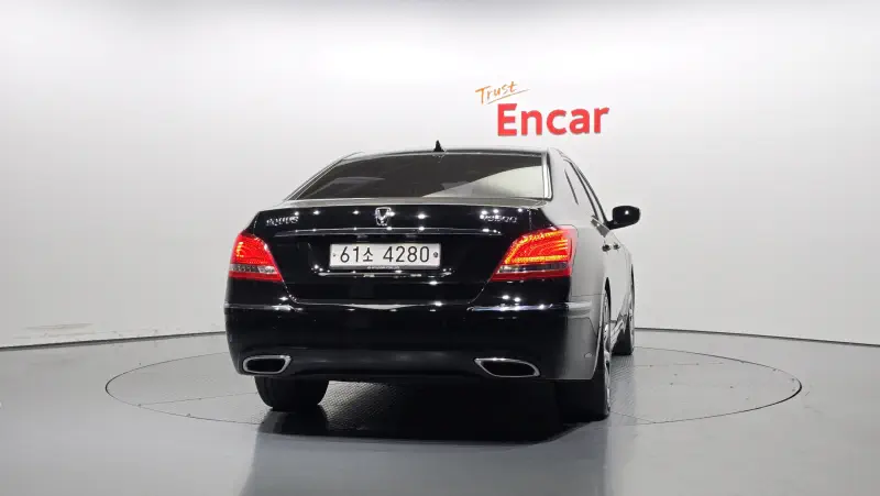 Hyundai Equus