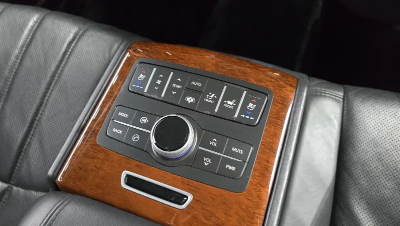 Hyundai Equus