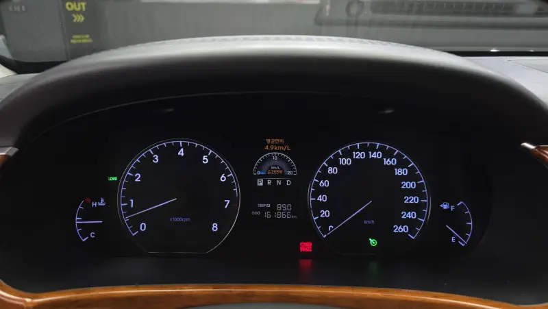Hyundai Equus