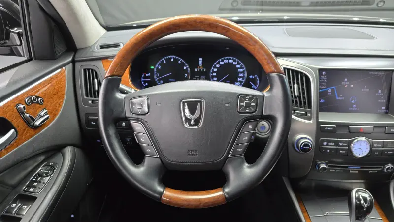 Hyundai Equus