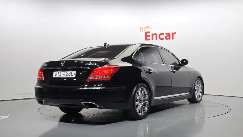 Hyundai Equus