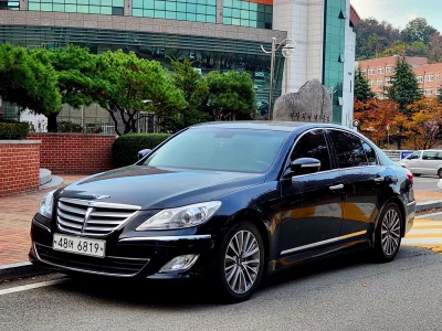 Hyundai Genesis