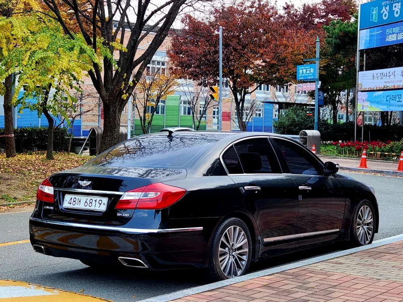 Hyundai Genesis