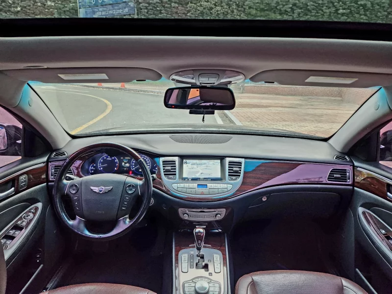 Hyundai Genesis