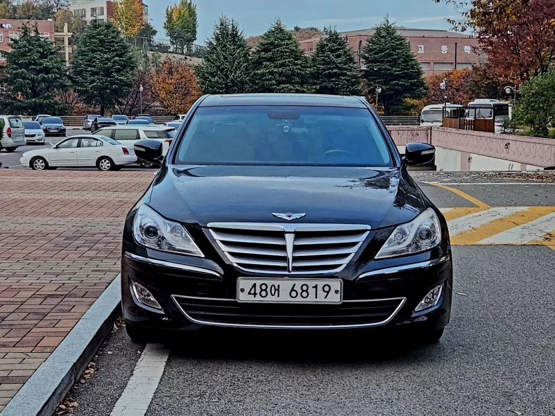 Hyundai Genesis