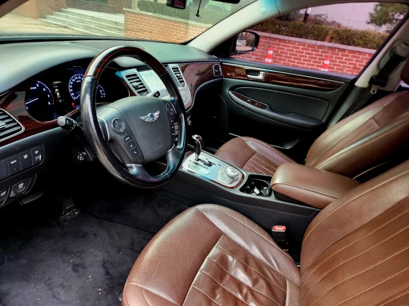 Hyundai Genesis