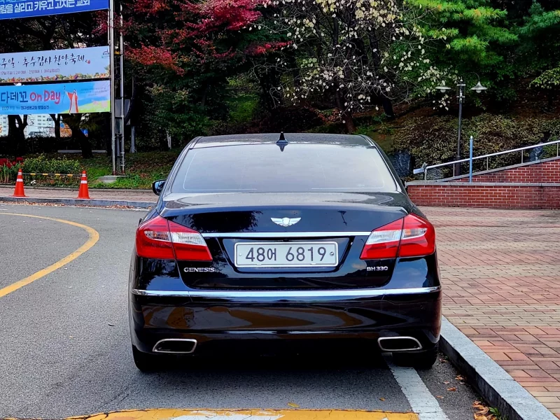Hyundai Genesis