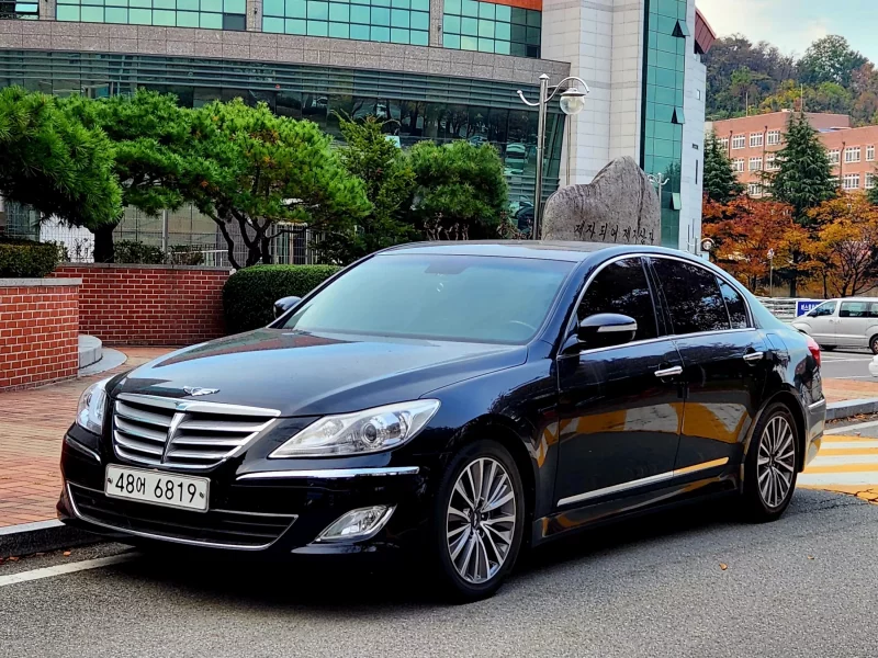 Hyundai Genesis