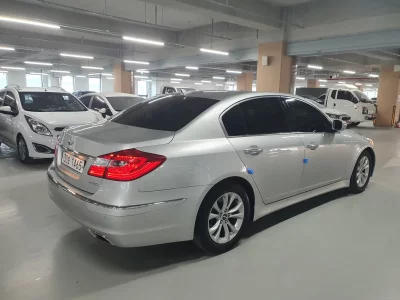 Hyundai Genesis