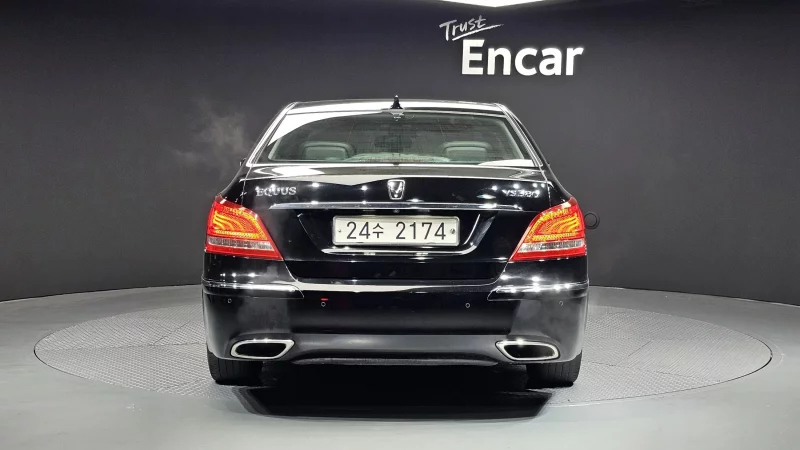 Hyundai Equus