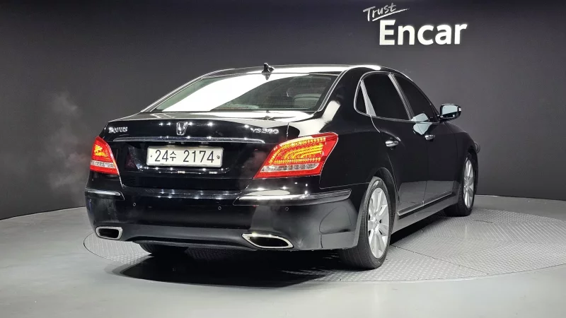 Hyundai Equus