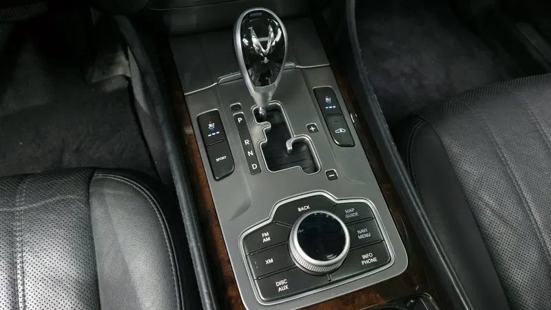 Hyundai Equus