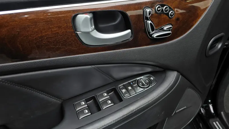 Hyundai Equus
