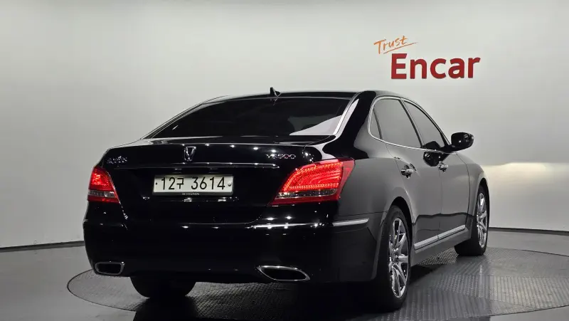 Hyundai Equus