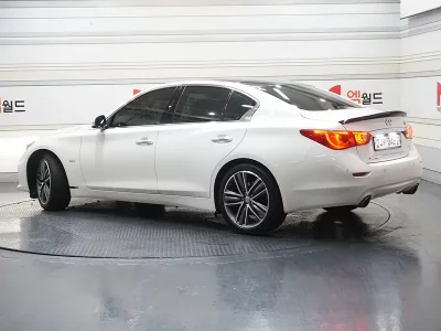 Infiniti Q50