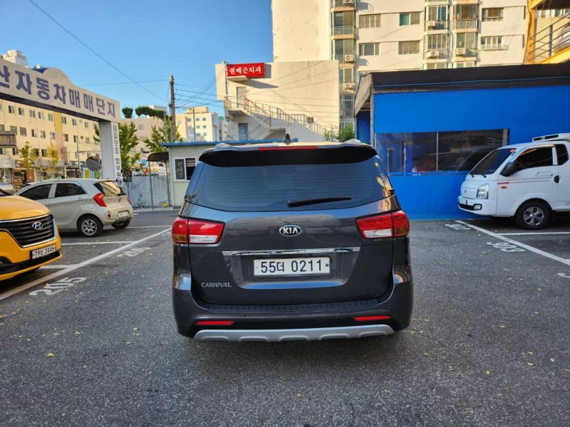 Kia Carnival