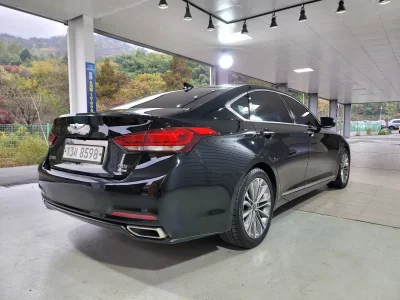 Hyundai Genesis