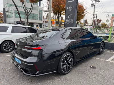 BMW i7