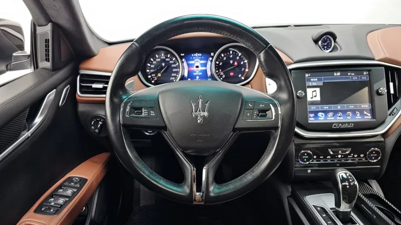 Maserati GHIBLI