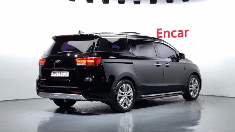 Kia Carnival
