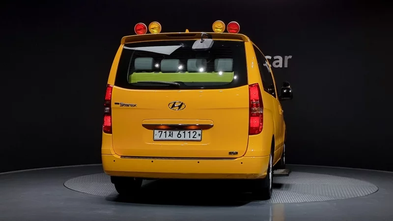 Hyundai Starex