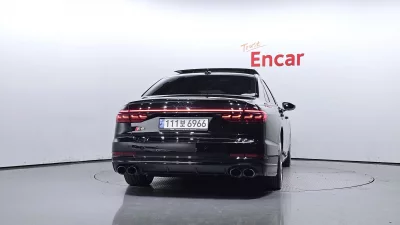 Audi S8