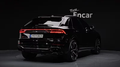 Audi RSQ8