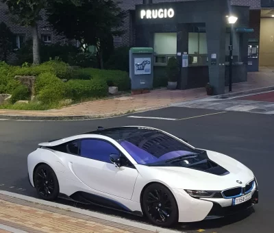 BMW i8