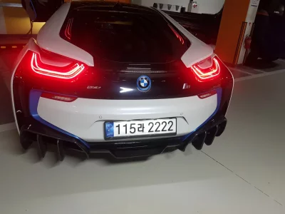 BMW i8