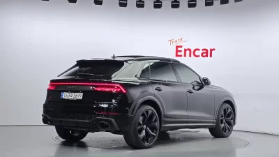 Audi RSQ8