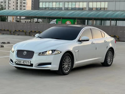 Jaguar XF