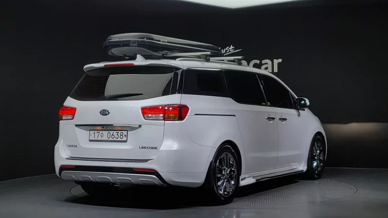 Kia Carnival