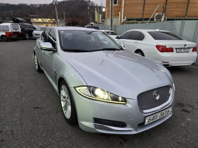 Jaguar XF