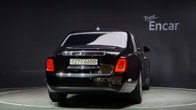 Rolls-Royce PHANTOM