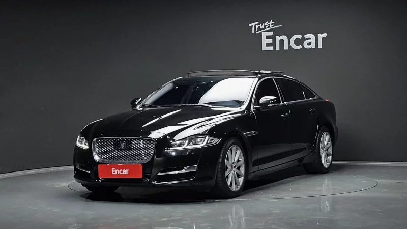 Jaguar XJ