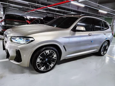 BMW iX3