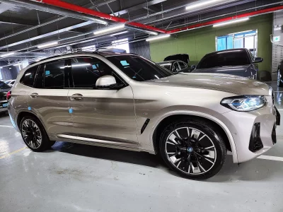 BMW iX3