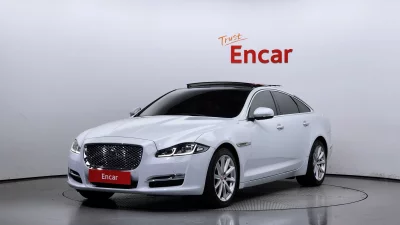 Jaguar XJ