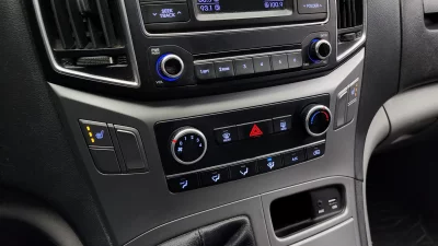 Hyundai Starex