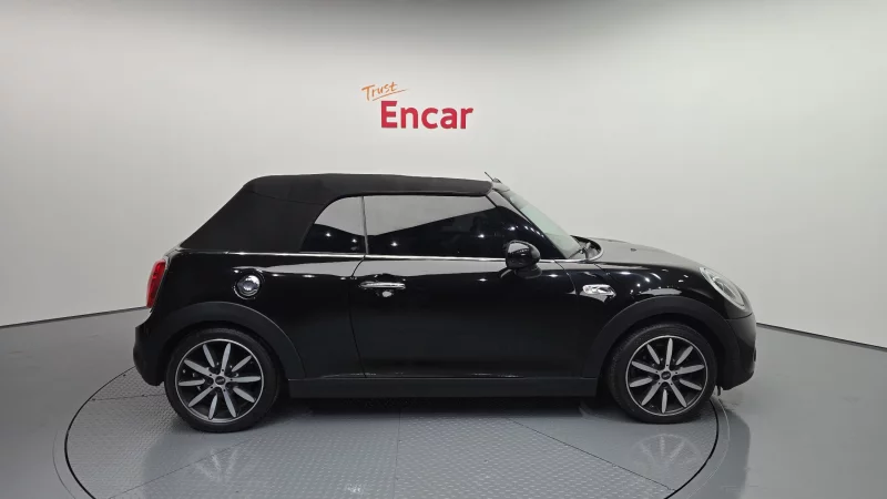 MINI Cooper Convertible