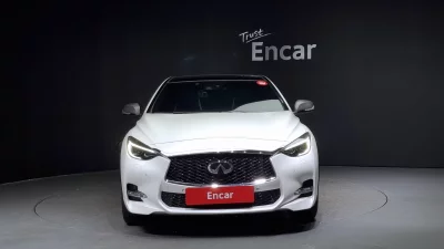 Infiniti Q30