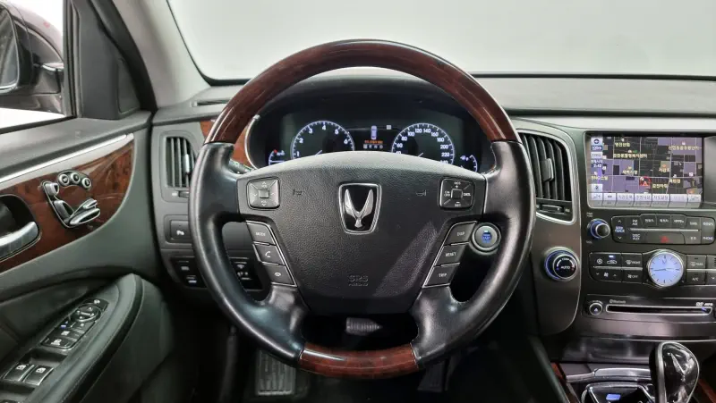 Hyundai Equus