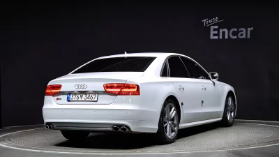 Audi S8